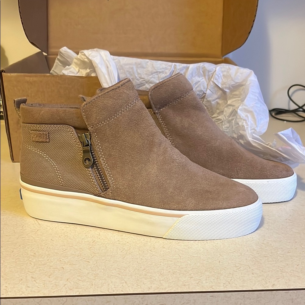 *SALE* Keds Women's Tan Slip-On Sneakers